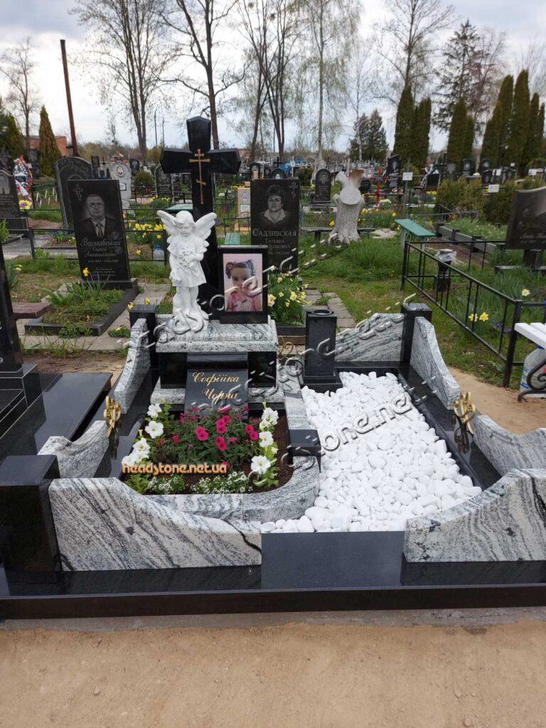 Одинарні памятники з граніту ціна одинарніпамятникизгранітуціна Одинарний пам’ятник з граніту Ангел Каталог одинарних памятників Одинарні памятники одинарніпамятники